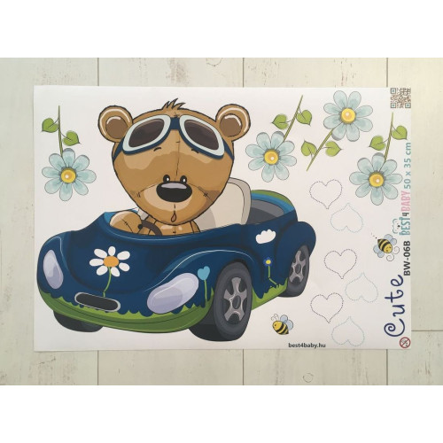 Teddy fiú macis babaszoba falmatrica, autóban