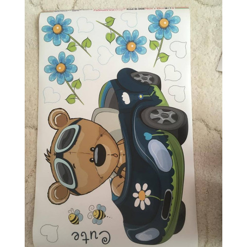Teddy fiú macis babaszoba falmatrica, autóban