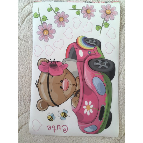 Teddy macis babaszoba falmatrica, autóban